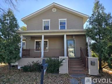 Main picture of 802 11th Ave N