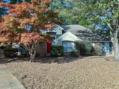 Main picture of 384 Rebekah Ln