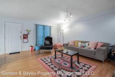 Main picture of 2401 Leon St