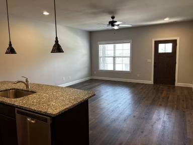 Main picture of 235 Cypress Rdg