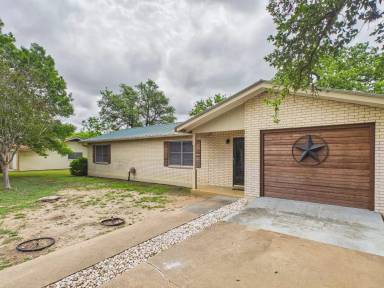 Main picture of 207 Skylark Dr