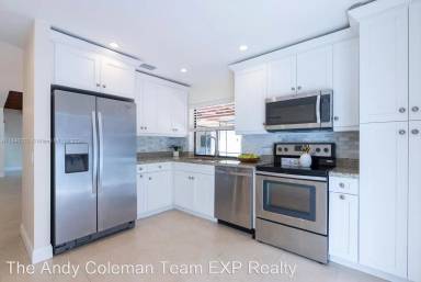 Main picture of 13040 SW 108th Street Cir