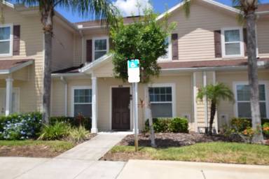 Main picture of 3222 Wish Ave