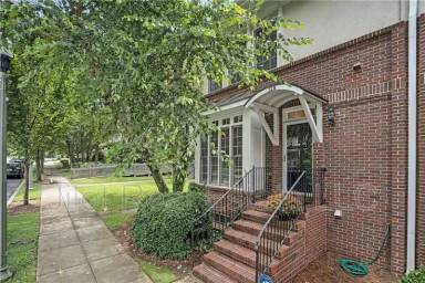 Main picture of 128 Church St