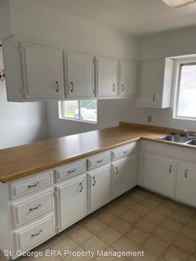 Main picture of 670 N 600 W