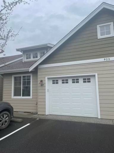 Main picture of 923 Aaron Dr