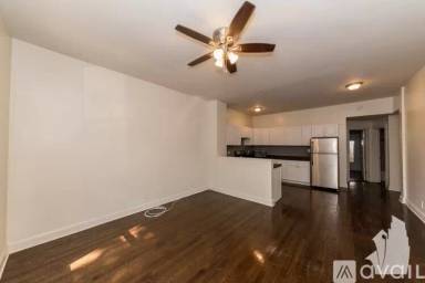 Main picture of 3839-45 N Greenview Ave