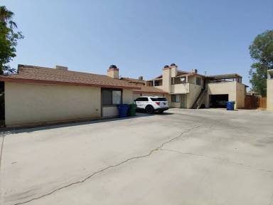 Main picture of 940 W Graaf Ave
