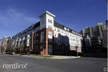 Main picture of Halstead At the Metro I & II