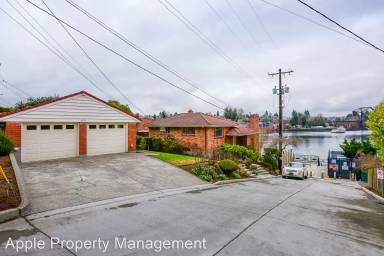 Main picture of 5402 39th Ave W