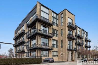 Main picture of 2614 N Clybourn Ave