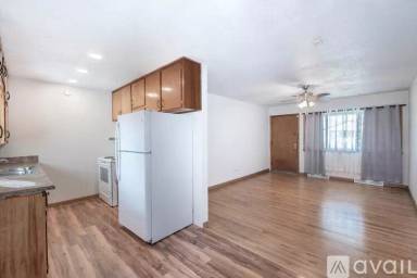 Main picture of 4718 S Glenn Ave