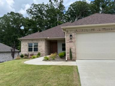 Main picture of 5021 Springwood Cir