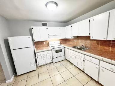 Main picture of 3615 Southwest 52nd Avenue - C 208