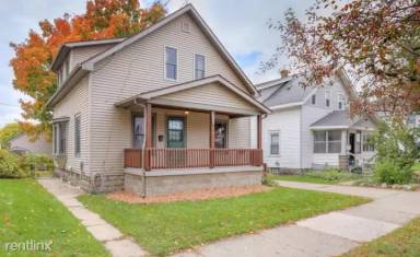 Main picture of 1028 Courtney St NW