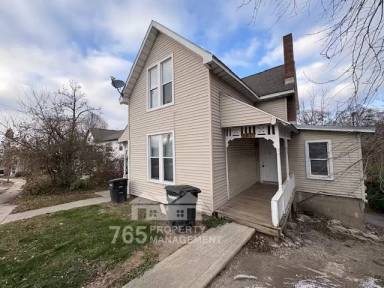 Main picture of 1436 Main St