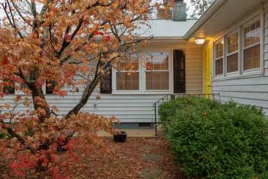 Main picture of 107 S Wyrick St