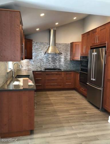 Main picture of 313 Silver St