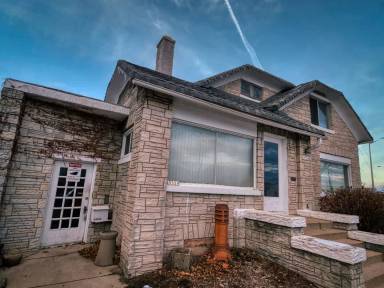 Main picture of 4932 W Beloit Rd