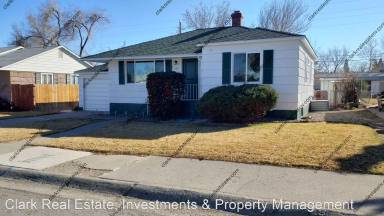Main picture of 250 W Plumb Ln