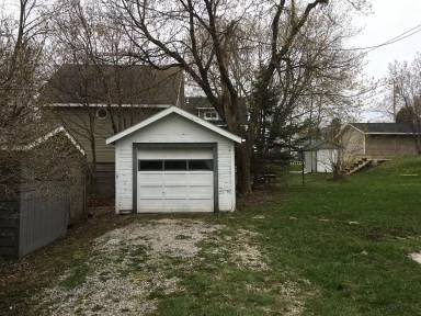 Main picture of 1009 N 10th Ave E