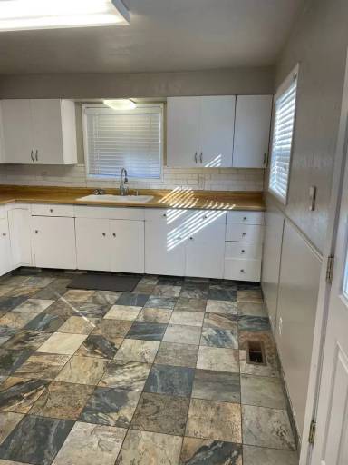Main picture of 1809 Birch St
