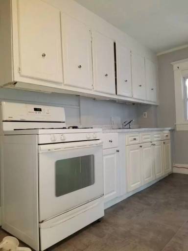 Main picture of 27 Loring St