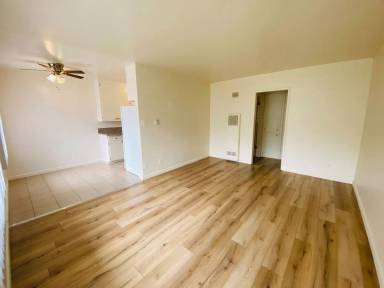 Main picture of 1238 N Kenmore Ave