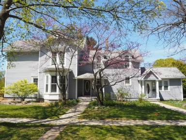 Main picture of 416 2nd St