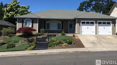 Main picture of 942 Ridgeview Dr