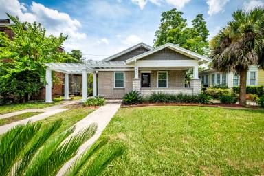 Main picture of 930 Cordova Pl