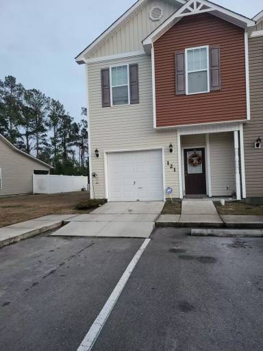 Main picture of 121 Waterstone Ln