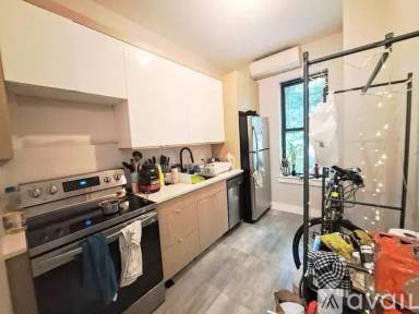 Main picture of 1292 Sterling Pl