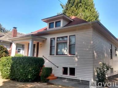 Main picture of 216 NE 22nd Ave