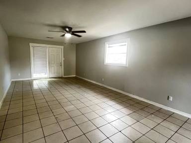 Main picture of 12322 Warfield Ave