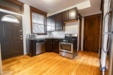 Main picture of 3805 N Leavitt St