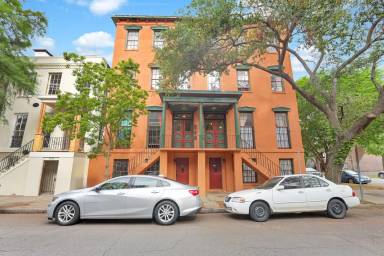 Main picture of 703 Barnard St