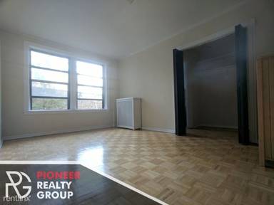 Main picture of 739 W Belmont Ave