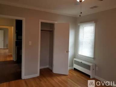 Main picture of 324 E 3rd St