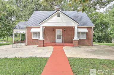Main picture of 401 Hillcrest Dr