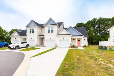 Main picture of 190 Coastline Cir