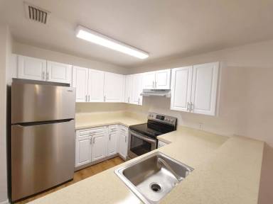 Main picture of 365 NW 39th Rd