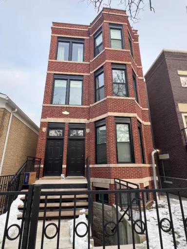 Main picture of 1535 N Maplewood Ave