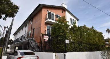 Main picture of 5847 Willoughby Ave