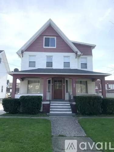 Main picture of 1420 W 114th St