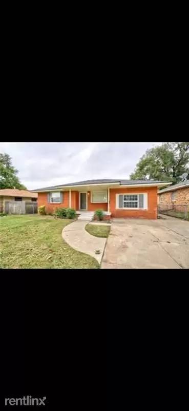 Main picture of 3904 NW 51st St