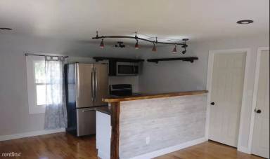 Main picture of 8843 Belding Rd NE