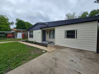 Main picture of 2402 Housley Dr