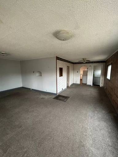Main picture of 853 S Main St