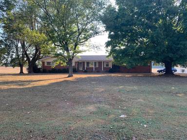Main picture of 11384 Pulaski Pike